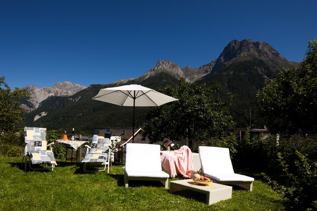 Hotel Chasa Sofia Scuol Bagian luar foto